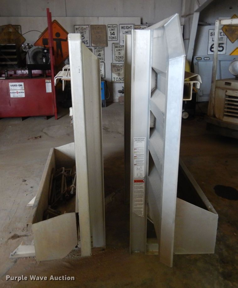 image for item JJ9855 (2) headache racks