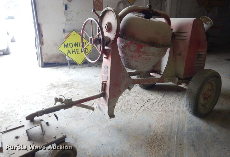 image for item JJ9856 Concrete mixer