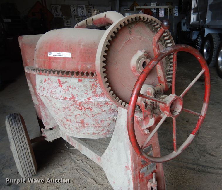 image for item JJ9856 Concrete mixer
