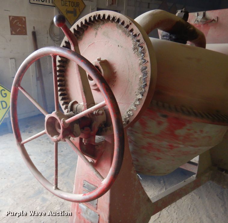 image for item JJ9856 Concrete mixer