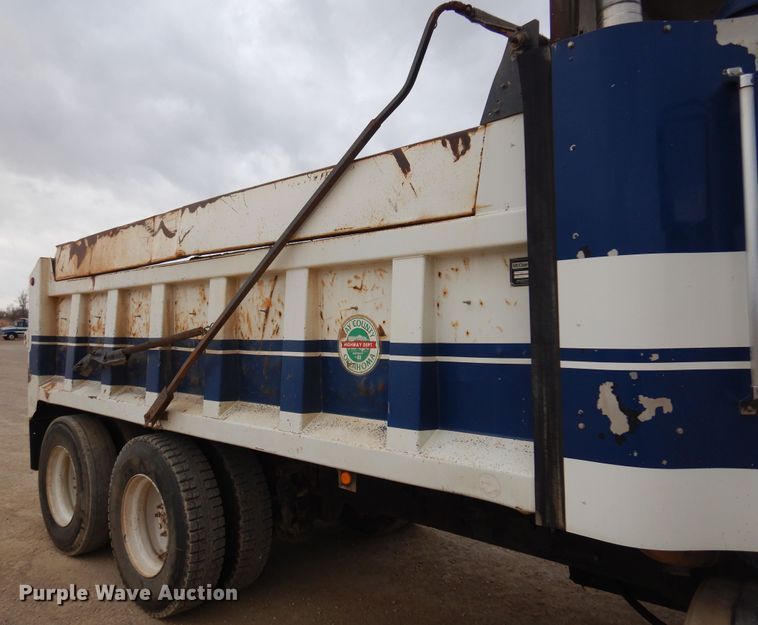 image for item JJ9862 1998 International 9400  dump truck