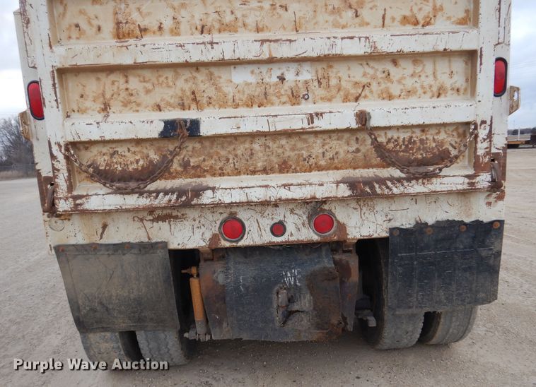 image for item JJ9862 1998 International 9400  dump truck