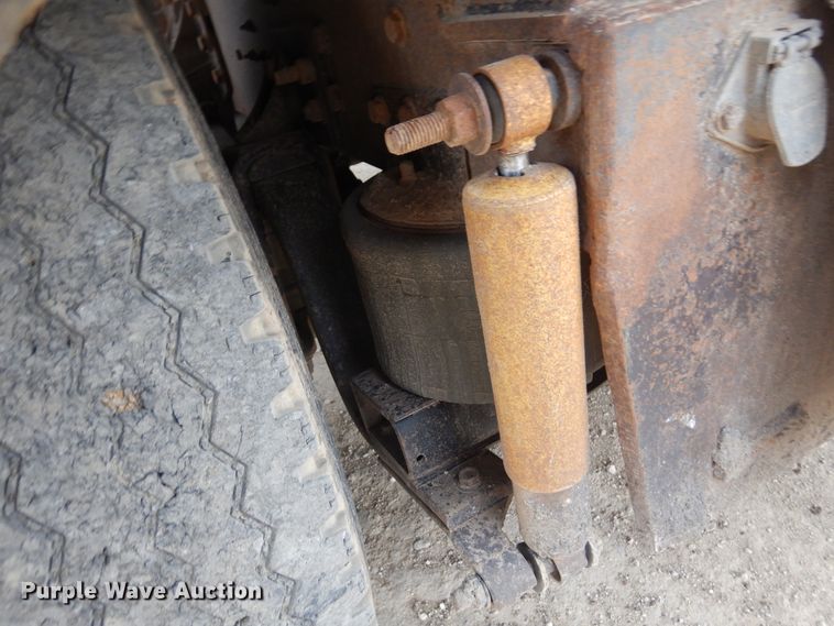 image for item JJ9862 1998 International 9400  dump truck