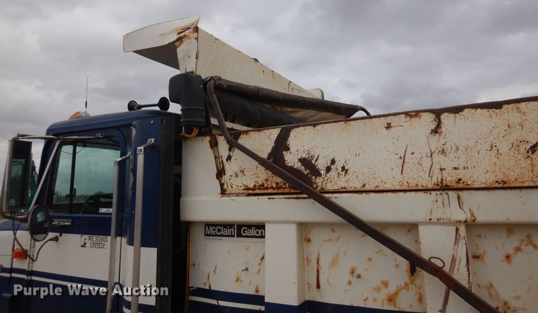 image for item JJ9862 1998 International 9400  dump truck