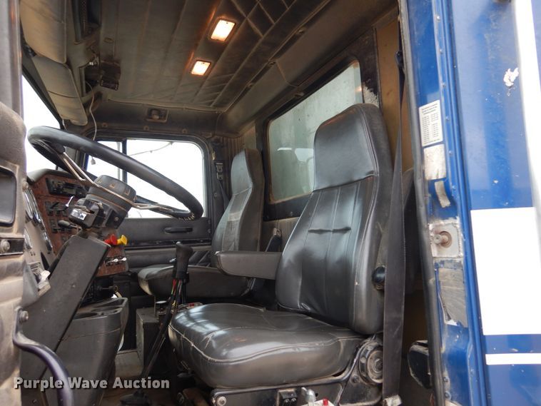 image for item JJ9862 1998 International 9400  dump truck