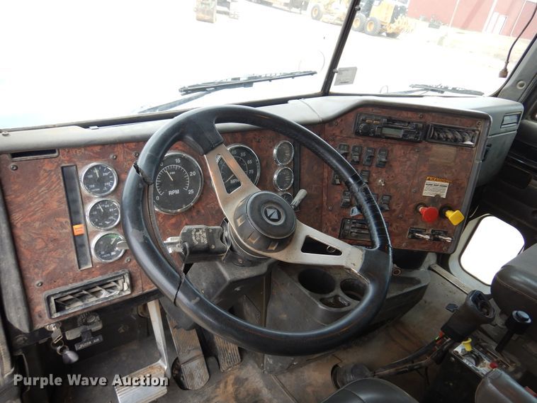 image for item JJ9862 1998 International 9400  dump truck