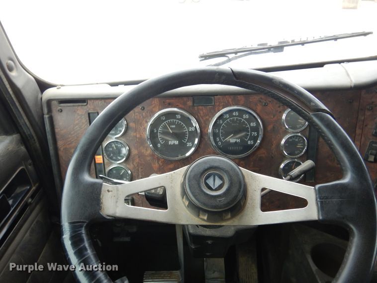 image for item JJ9862 1998 International 9400  dump truck