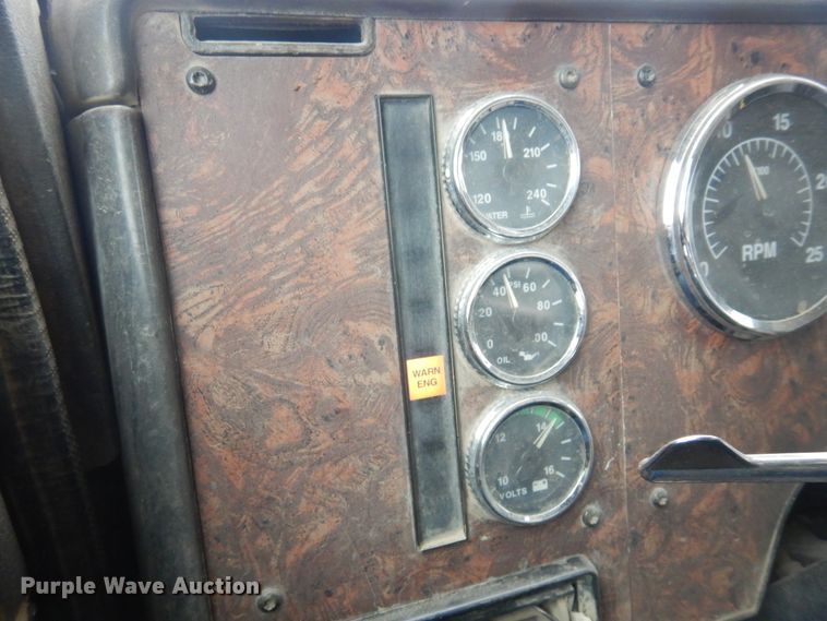 image for item JJ9862 1998 International 9400  dump truck