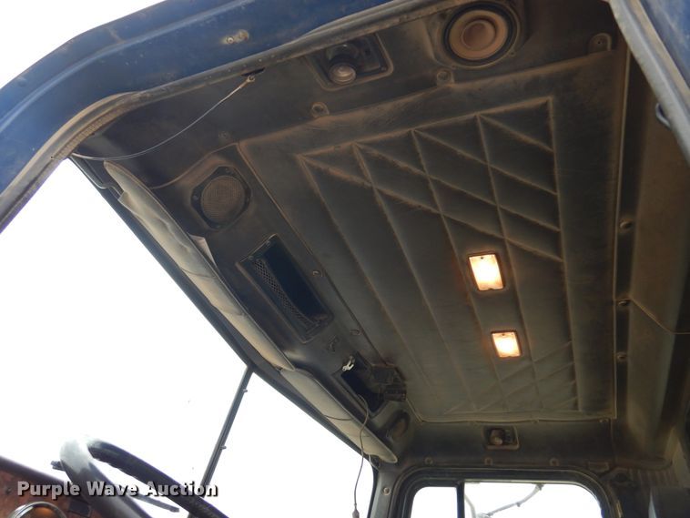 image for item JJ9862 1998 International 9400  dump truck