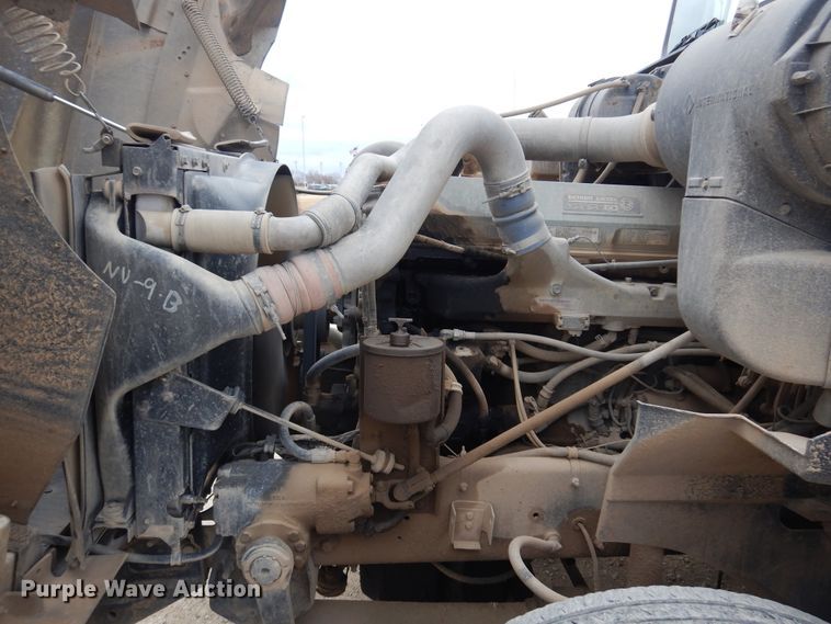 image for item JJ9862 1998 International 9400  dump truck