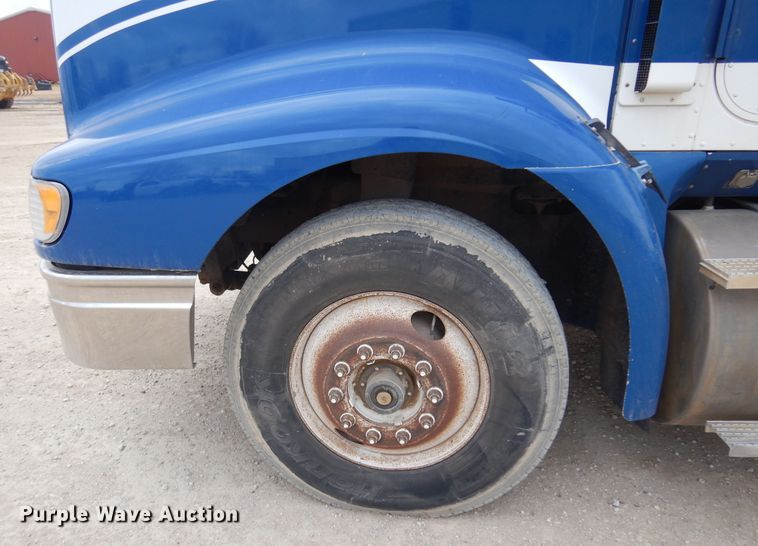 image for item JJ9862 1998 International 9400  dump truck