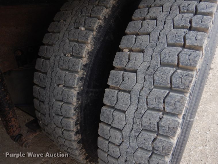 image for item JJ9862 1998 International 9400  dump truck