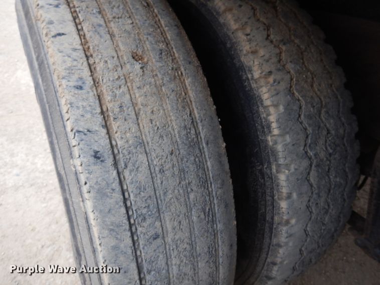 image for item JJ9862 1998 International 9400  dump truck