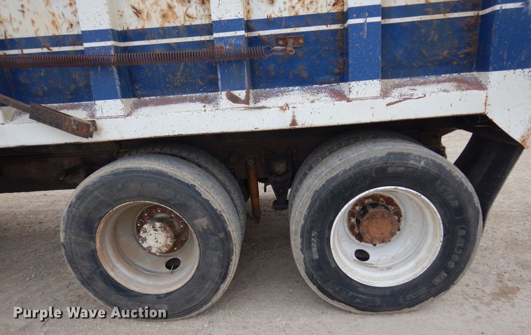 image for item JJ9862 1998 International 9400  dump truck