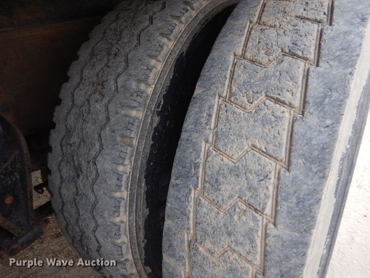 image for item JJ9862 1998 International 9400  dump truck