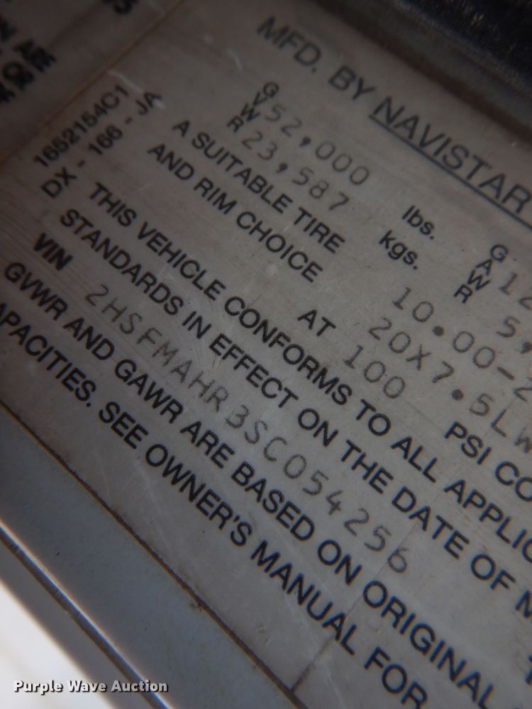 image for item JJ9863 1995 International 9200  semi truck