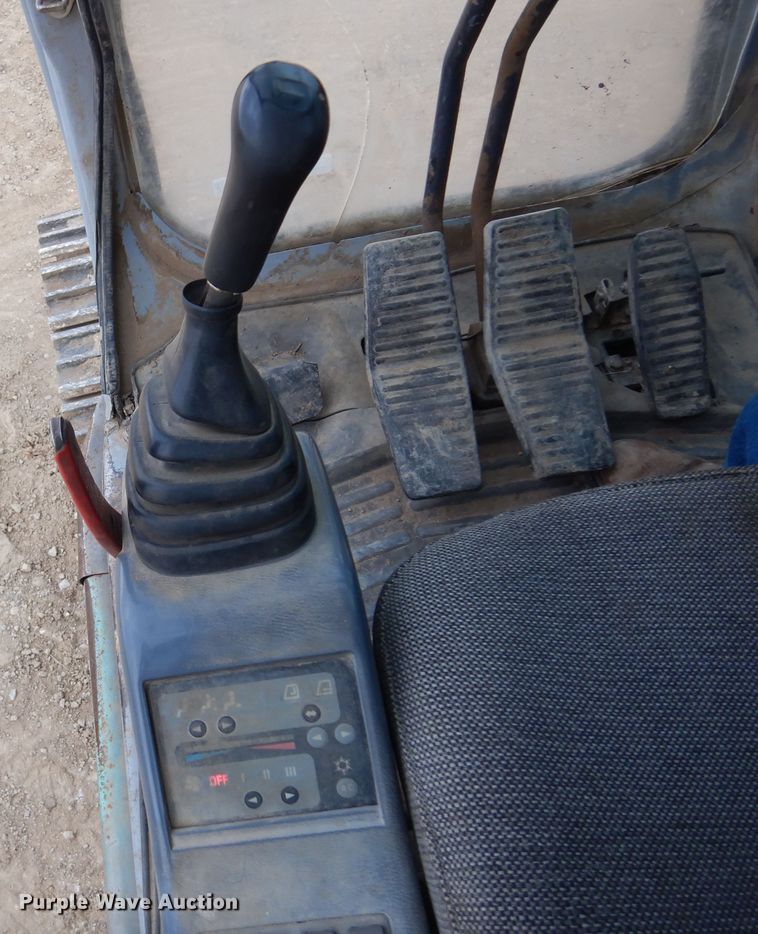 image for item JJ9866 Kobelco SK200  excavator