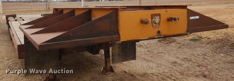 image for item JJ9867 1977 Transport CR25XF  equipment trailer