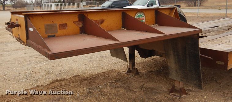 image for item JJ9867 1977 Transport CR25XF  equipment trailer