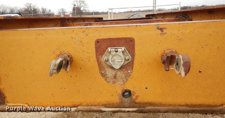 image for item JJ9867 1977 Transport CR25XF  equipment trailer