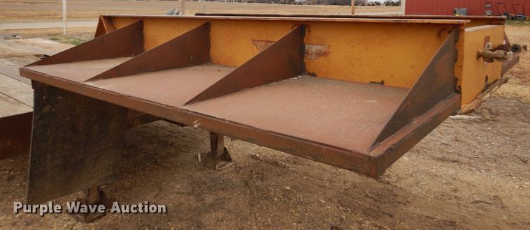 image for item JJ9867 1977 Transport CR25XF  equipment trailer