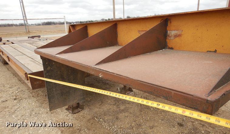 image for item JJ9867 1977 Transport CR25XF  equipment trailer