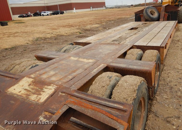 image for item JJ9867 1977 Transport CR25XF  equipment trailer