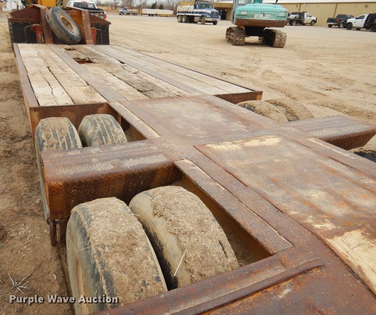 image for item JJ9867 1977 Transport CR25XF  equipment trailer