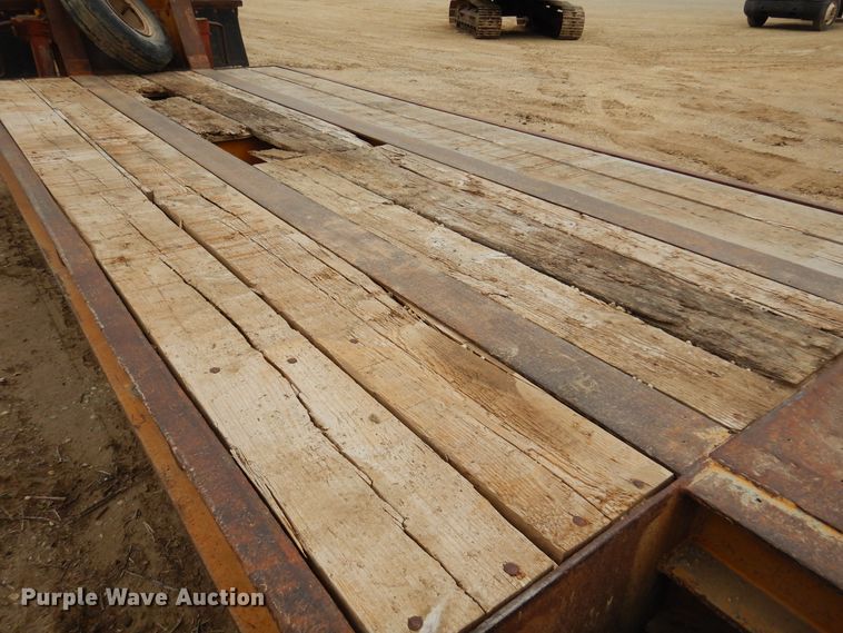 image for item JJ9867 1977 Transport CR25XF  equipment trailer