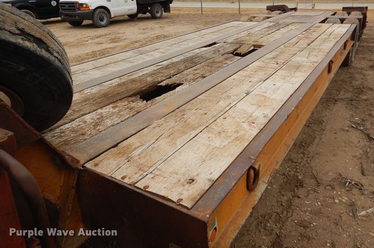 image for item JJ9867 1977 Transport CR25XF  equipment trailer