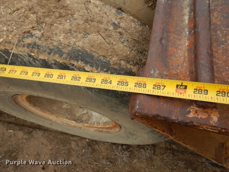 image for item JJ9867 1977 Transport CR25XF  equipment trailer