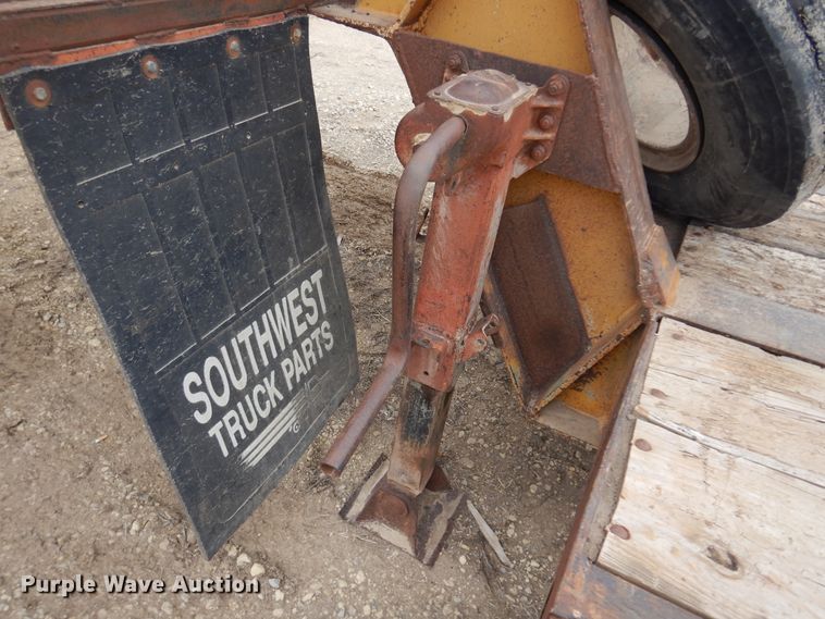 image for item JJ9867 1977 Transport CR25XF  equipment trailer