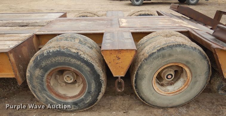 image for item JJ9867 1977 Transport CR25XF  equipment trailer