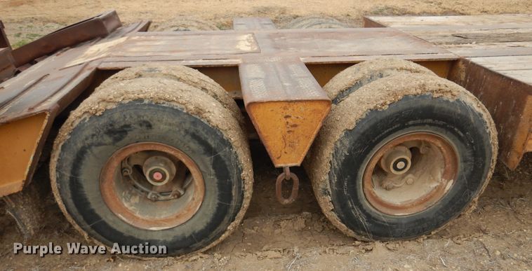 image for item JJ9867 1977 Transport CR25XF  equipment trailer