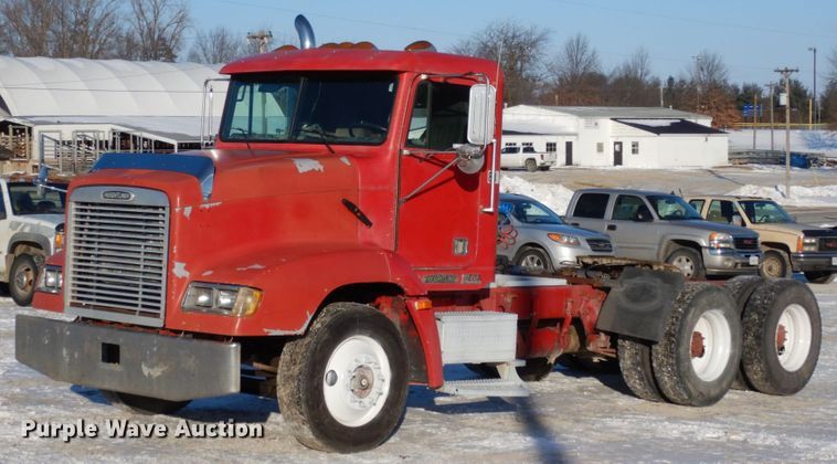 image for item JK9852 1996 Freightliner FLD112  semi truck