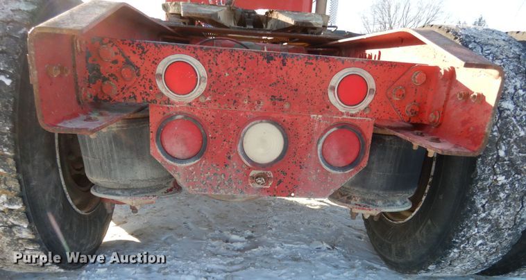 image for item JK9852 1996 Freightliner FLD112  semi truck