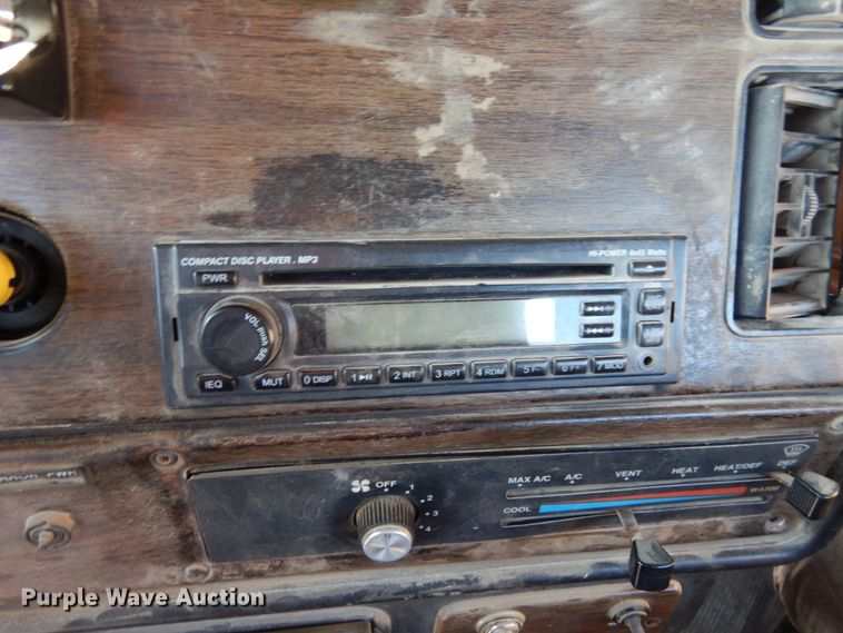 image for item JK9852 1996 Freightliner FLD112  semi truck