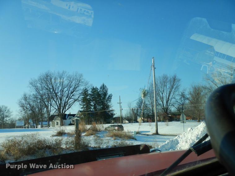 image for item JK9852 1996 Freightliner FLD112  semi truck