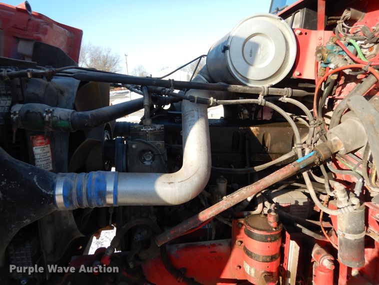 image for item JK9852 1996 Freightliner FLD112  semi truck