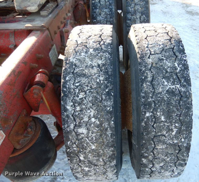 image for item JK9852 1996 Freightliner FLD112  semi truck