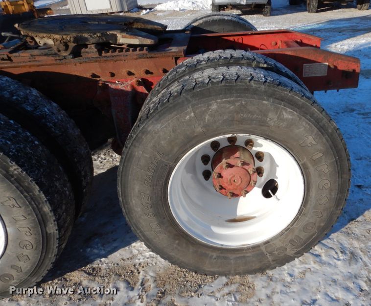 image for item JK9852 1996 Freightliner FLD112  semi truck