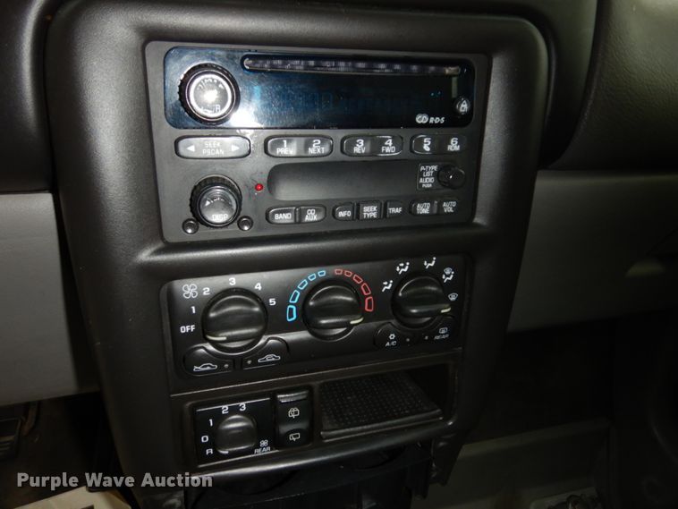 image for item JK9853 2003 Chevrolet Venture  van