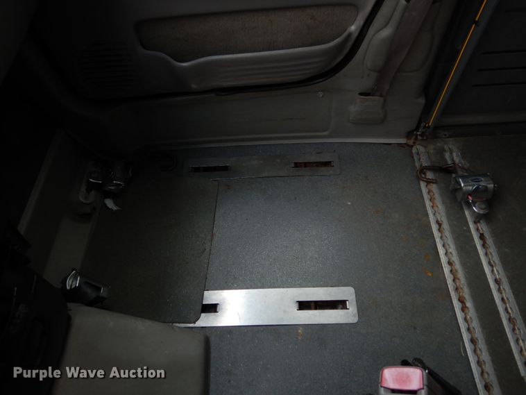 image for item JK9853 2003 Chevrolet Venture  van