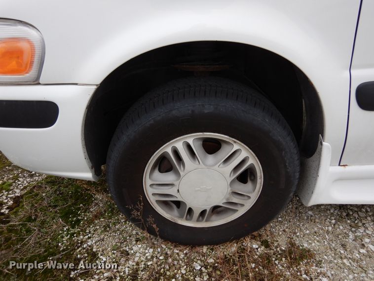 image for item JK9853 2003 Chevrolet Venture  van