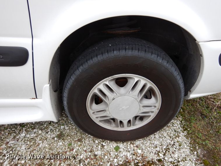 image for item JK9853 2003 Chevrolet Venture  van