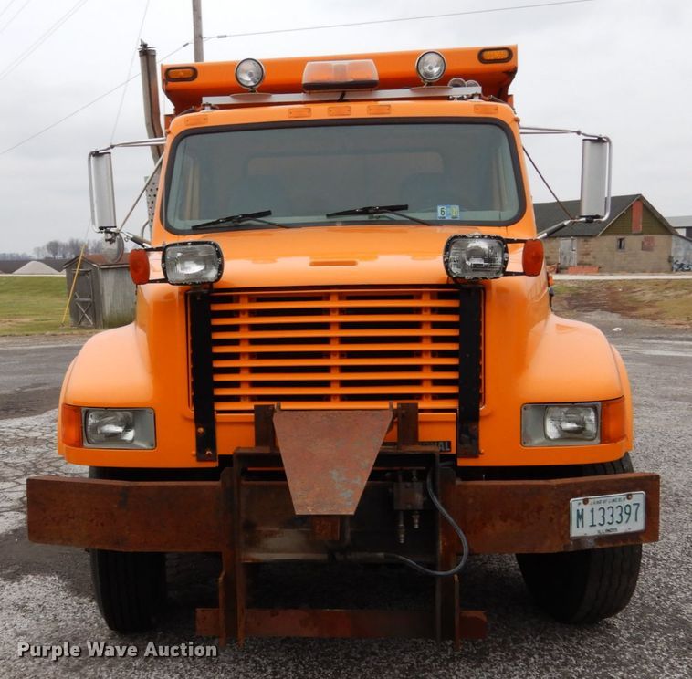 image for item JK9854 2002 International 4900  dump truck
