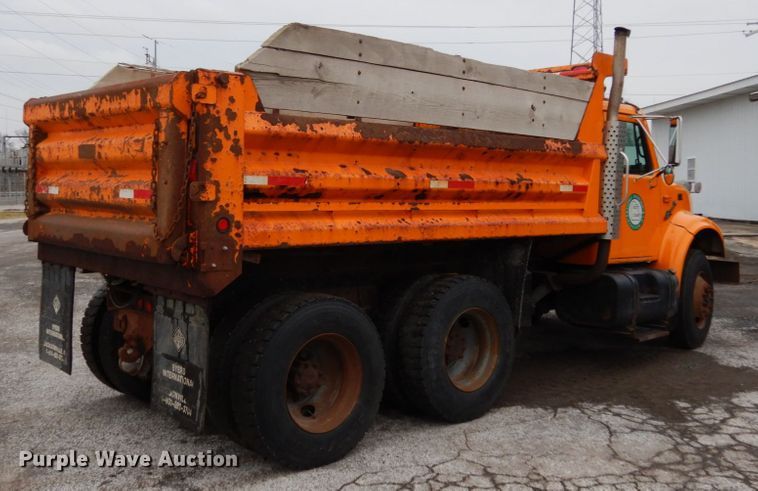 image for item JK9854 2002 International 4900  dump truck