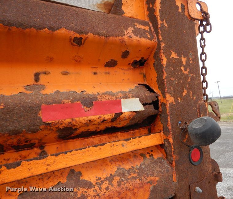 image for item JK9854 2002 International 4900  dump truck