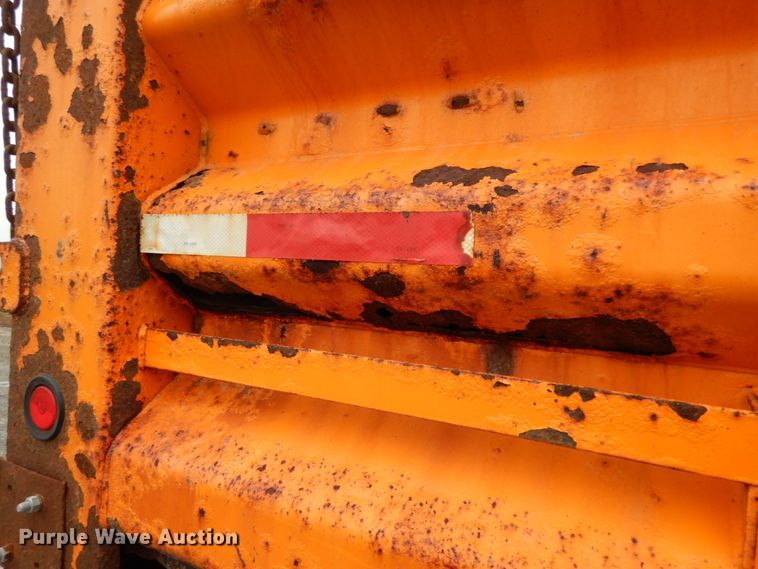 image for item JK9854 2002 International 4900  dump truck