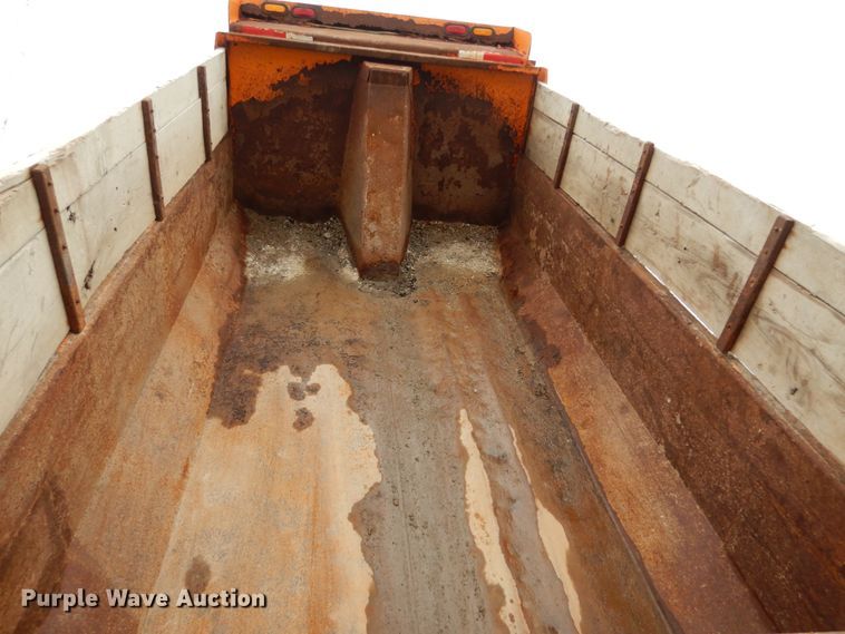 image for item JK9854 2002 International 4900  dump truck